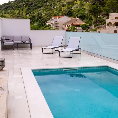 Insula Apartment With Private Pool Apartment Pucisca