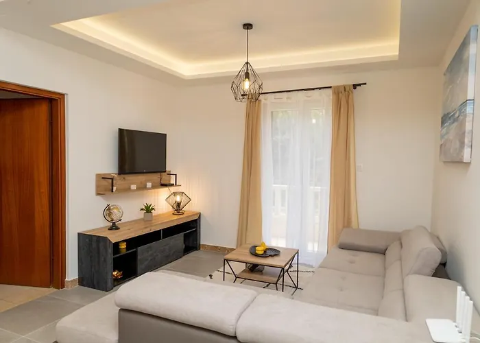 Insula Apartment With Private Pool * 普契什查