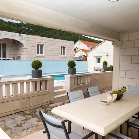 Апартаменты Insula Apartment With Private Pool *