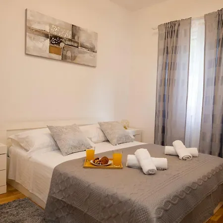 Insula Apartment With Private Pool