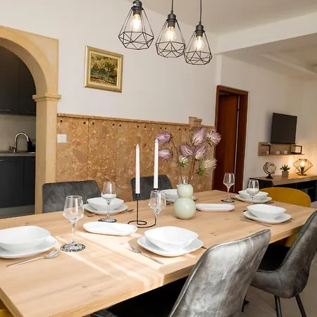 Insula Apartment With Private Pool Апартаменты *