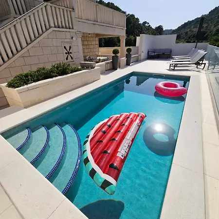 Апартаменты Insula Apartment With Private Pool