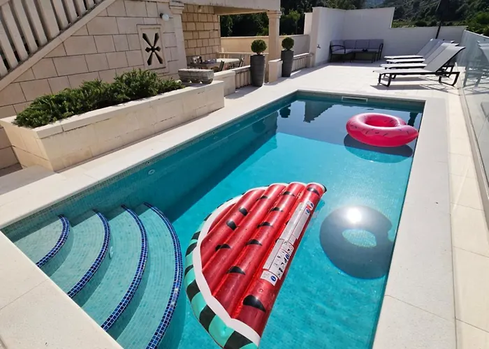 Appartamento Insula With Private Pool