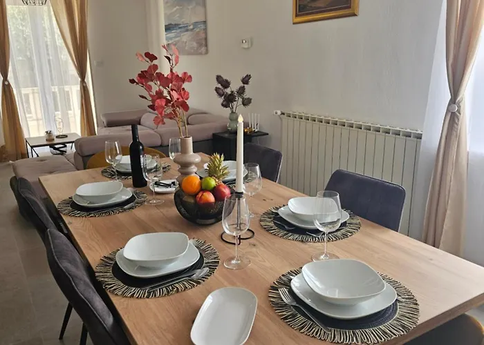 Insula With Private Pool Appartamento *